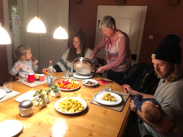 25.2. Fürstenberg: Anouk und Lynn