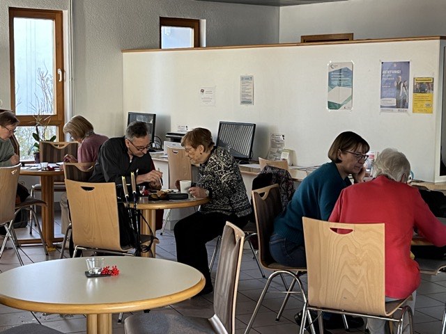 16.01. Internetcafe “es brummt”