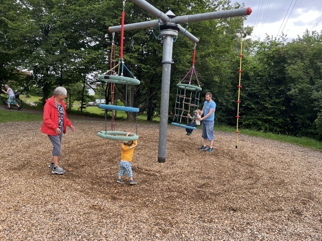30.06. Linus und Nico auf dem Spielplatz